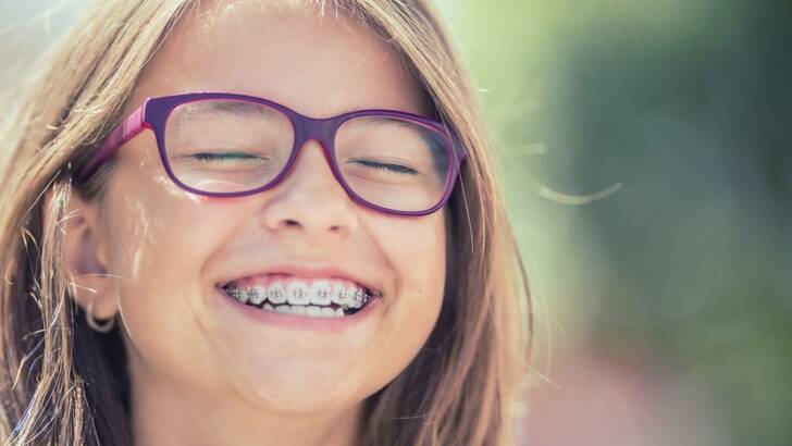 Traitement orthodontique pour votre ado : comment supporter les coûts ?